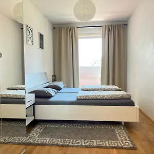 2 Bedroom Next To Metro U1 And Garage Parking Apartment